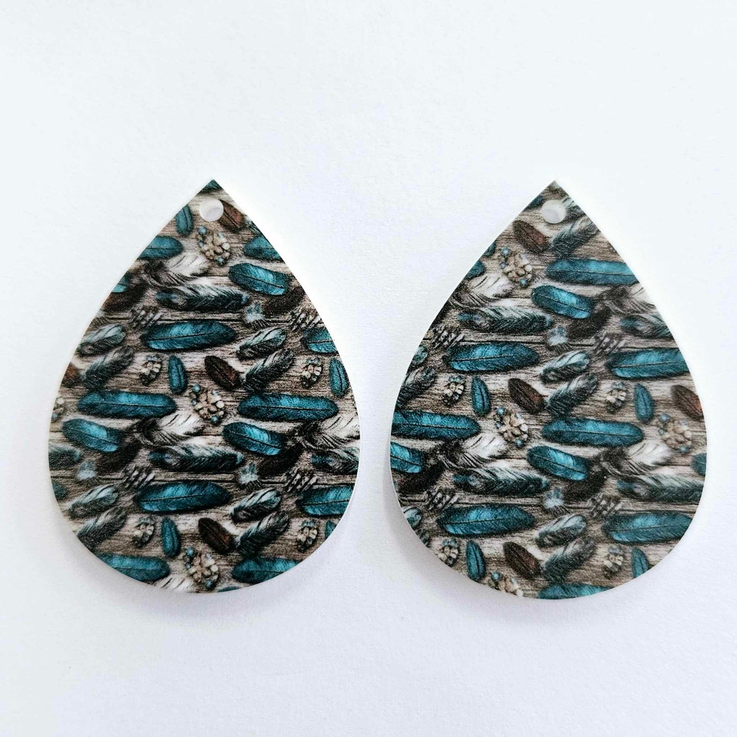 40mm COUNTRY FEATHERS Acrylic TEARDROPS