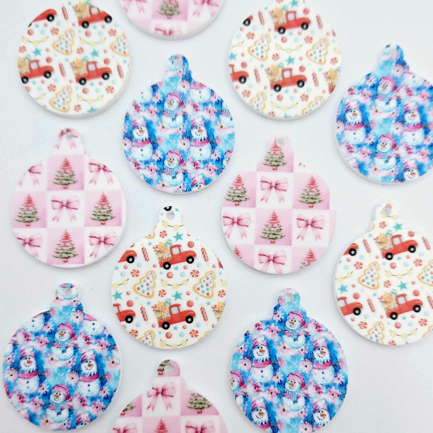 30mm MERRY MEDLEY Acrylic BAUBLES MIXED PACK