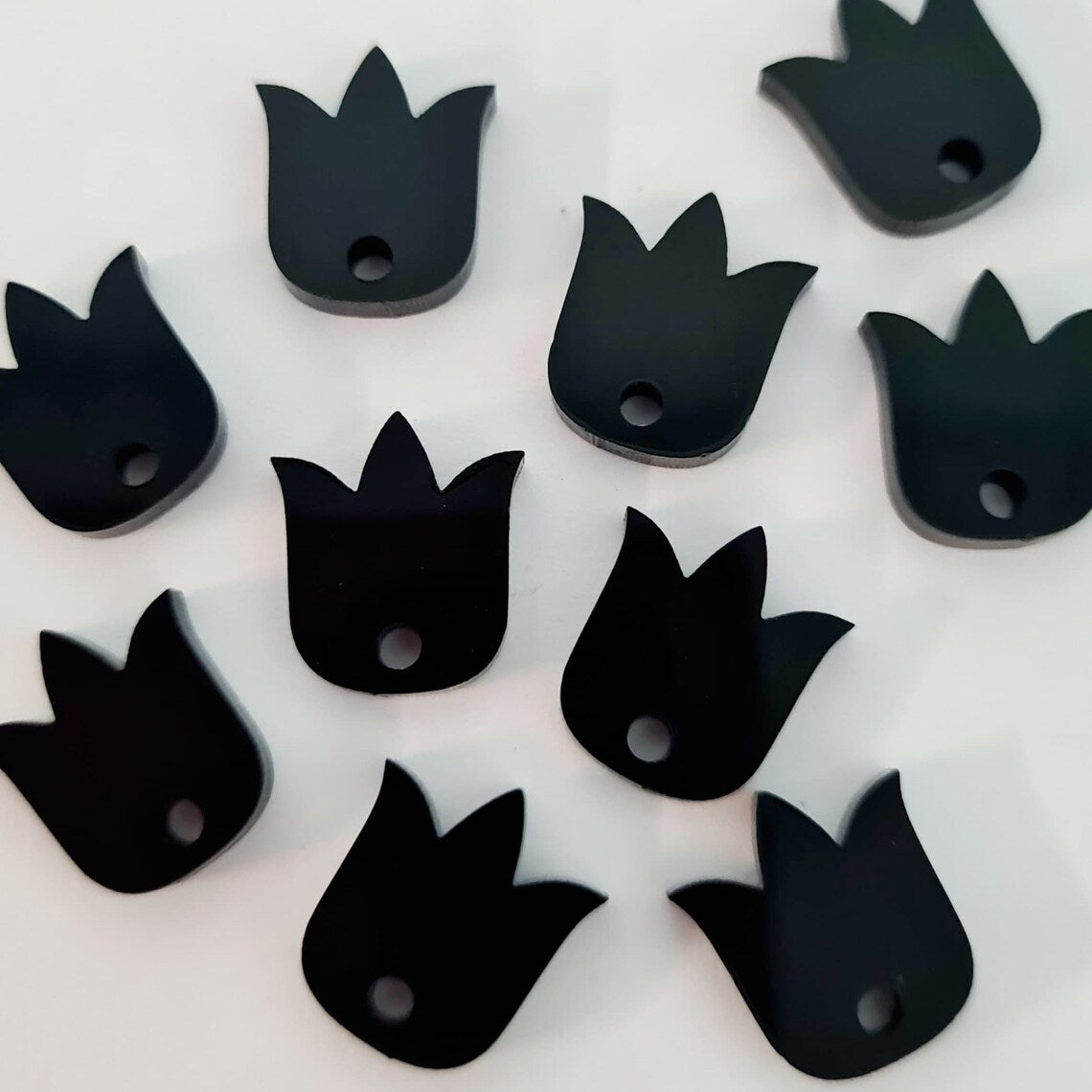 14mm GLOSSY BLACK TULIP Acrylic Toppers/Studs