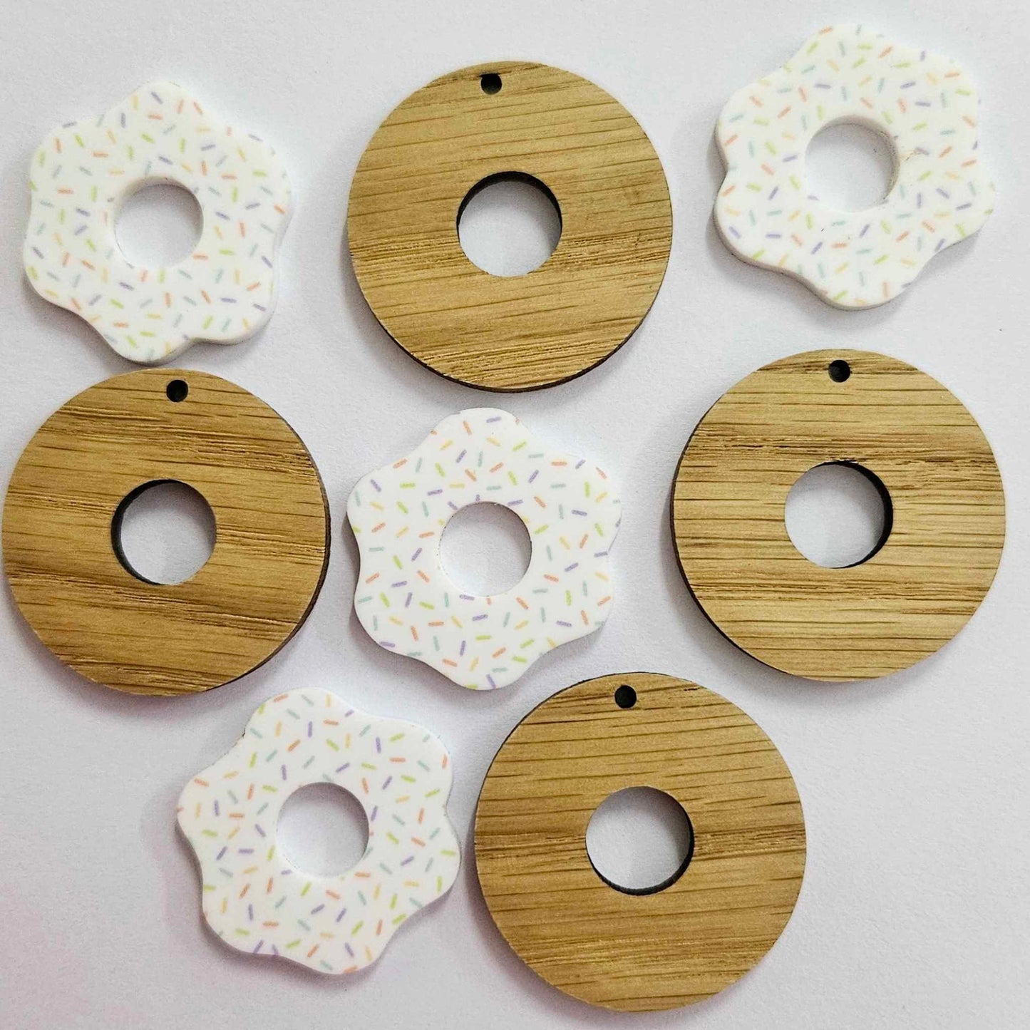 35mm OAK & WHITE SPRINKLE Acrylic DONUTS