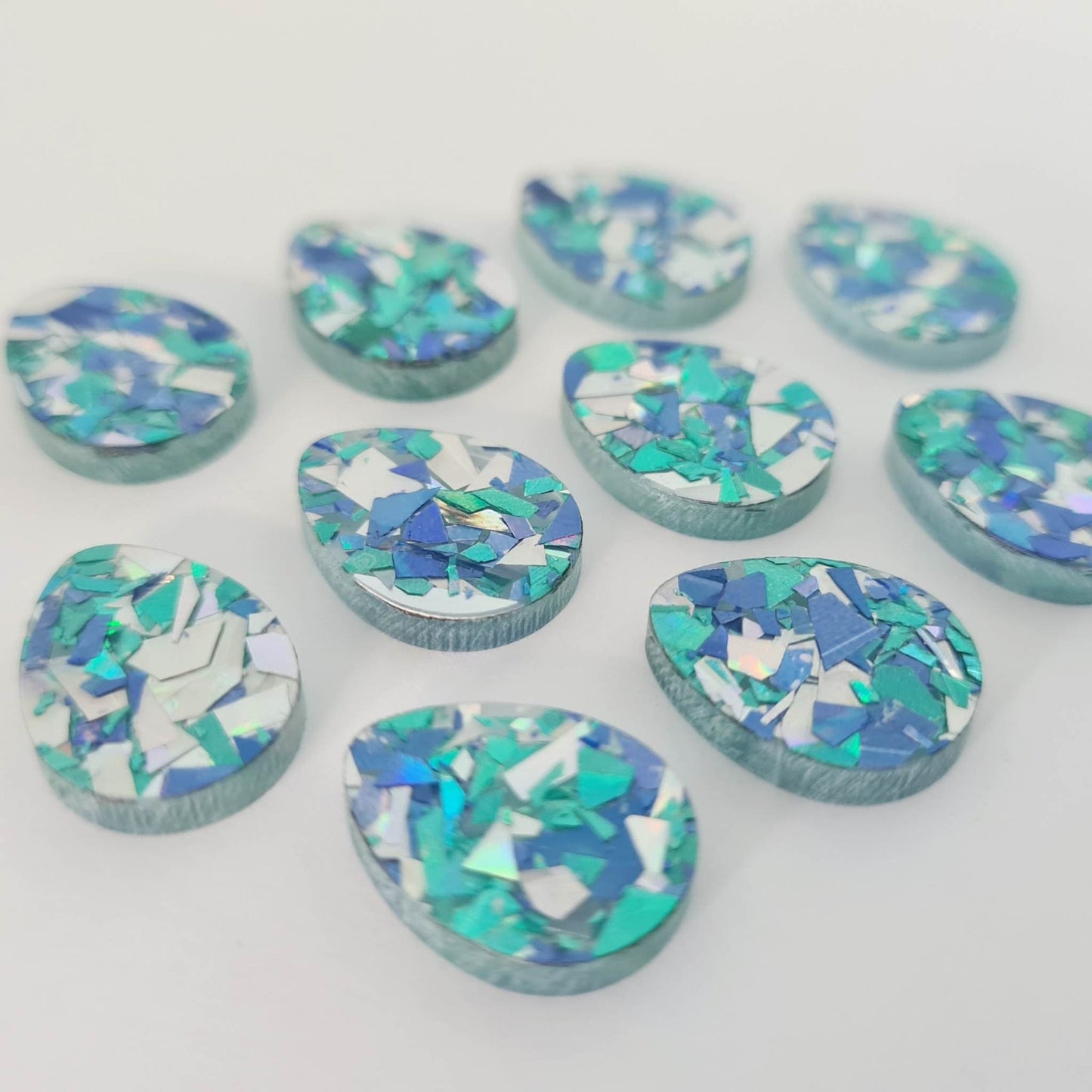 16mm AQUA GLITTER Acrylic EGGS