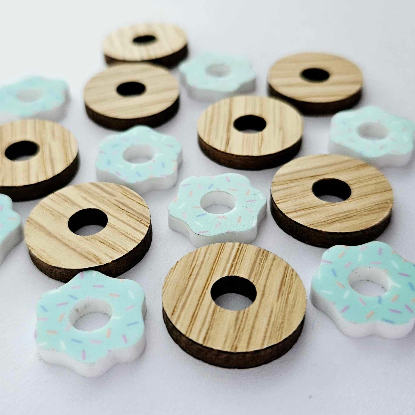 20mm OAK & AQUA SPRINKLE Acrylic DONUTS