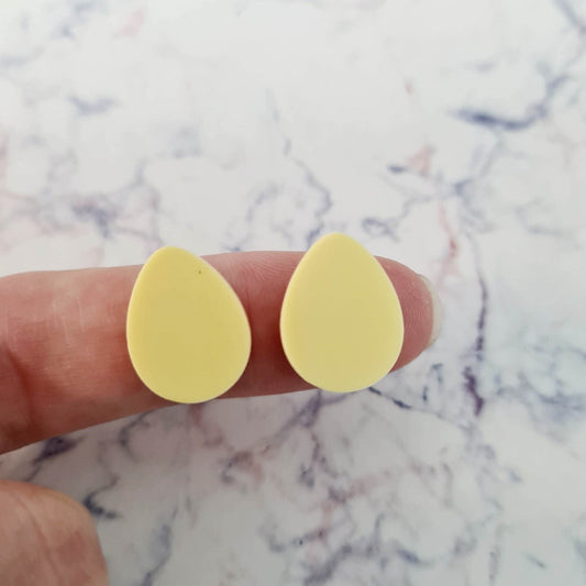 16mm PASTEL YELLOW Acrylic EGGS