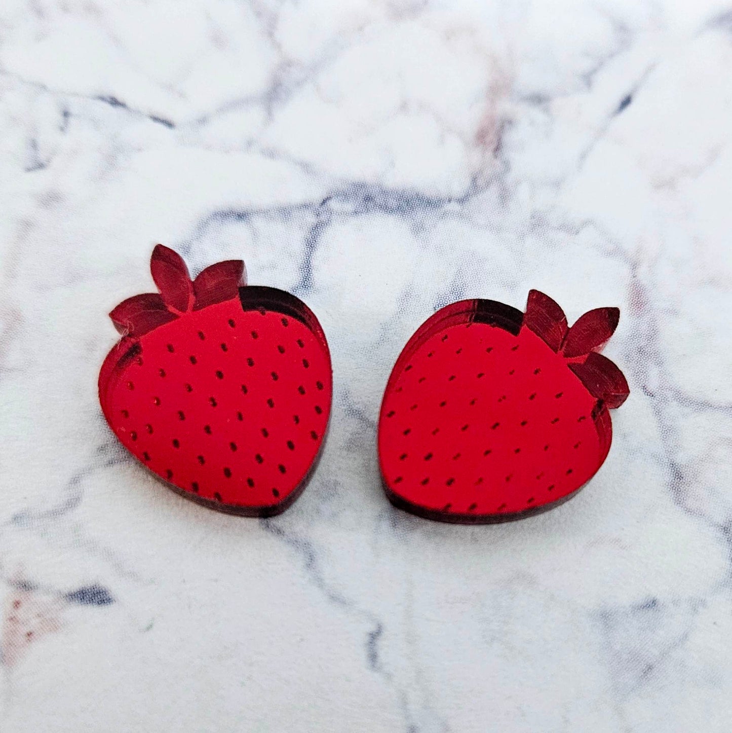 18mm RED MIRRORED Acrylic STRAWBERRIES