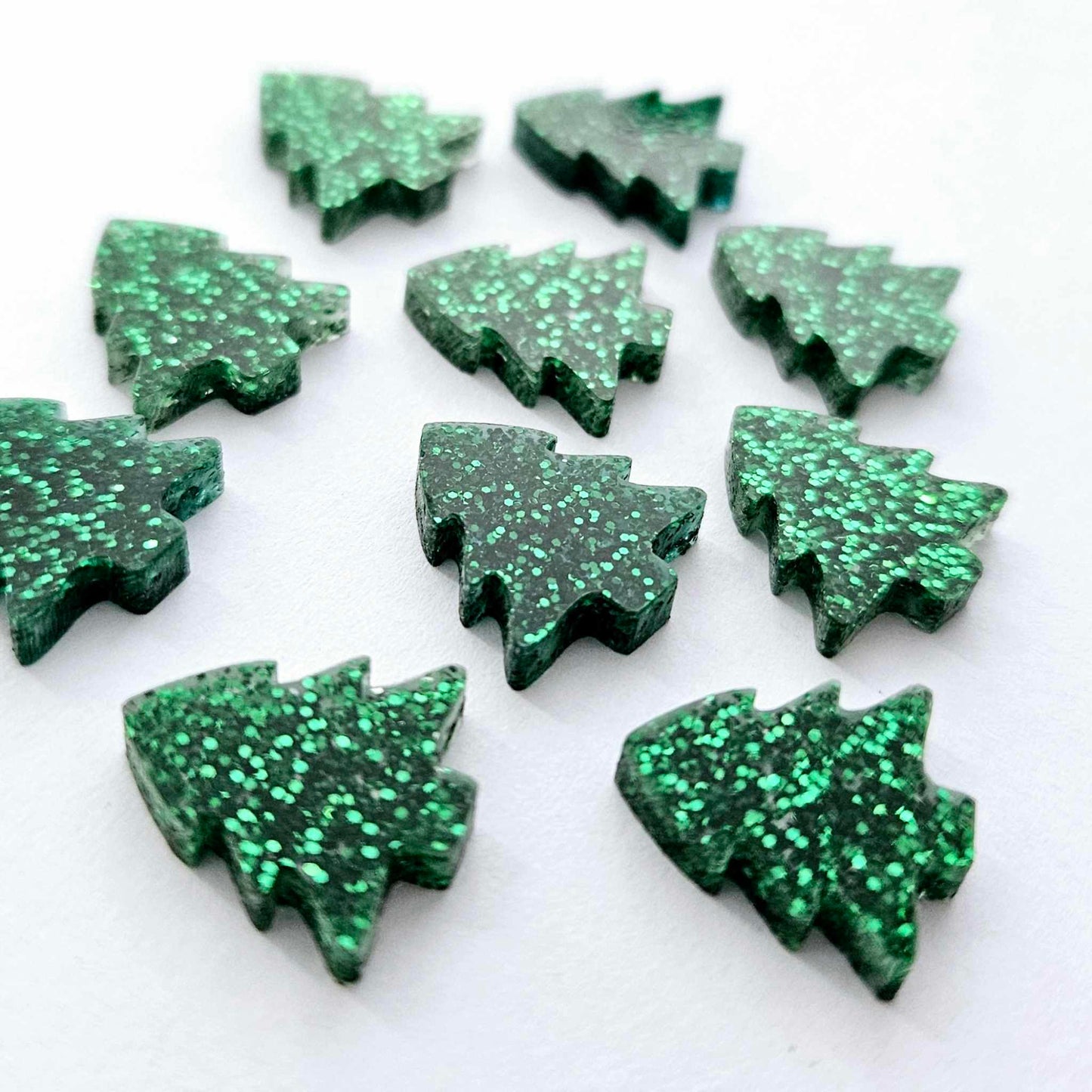 16mm GREEN GLITTER Acrylic CHRISTMAS TREES