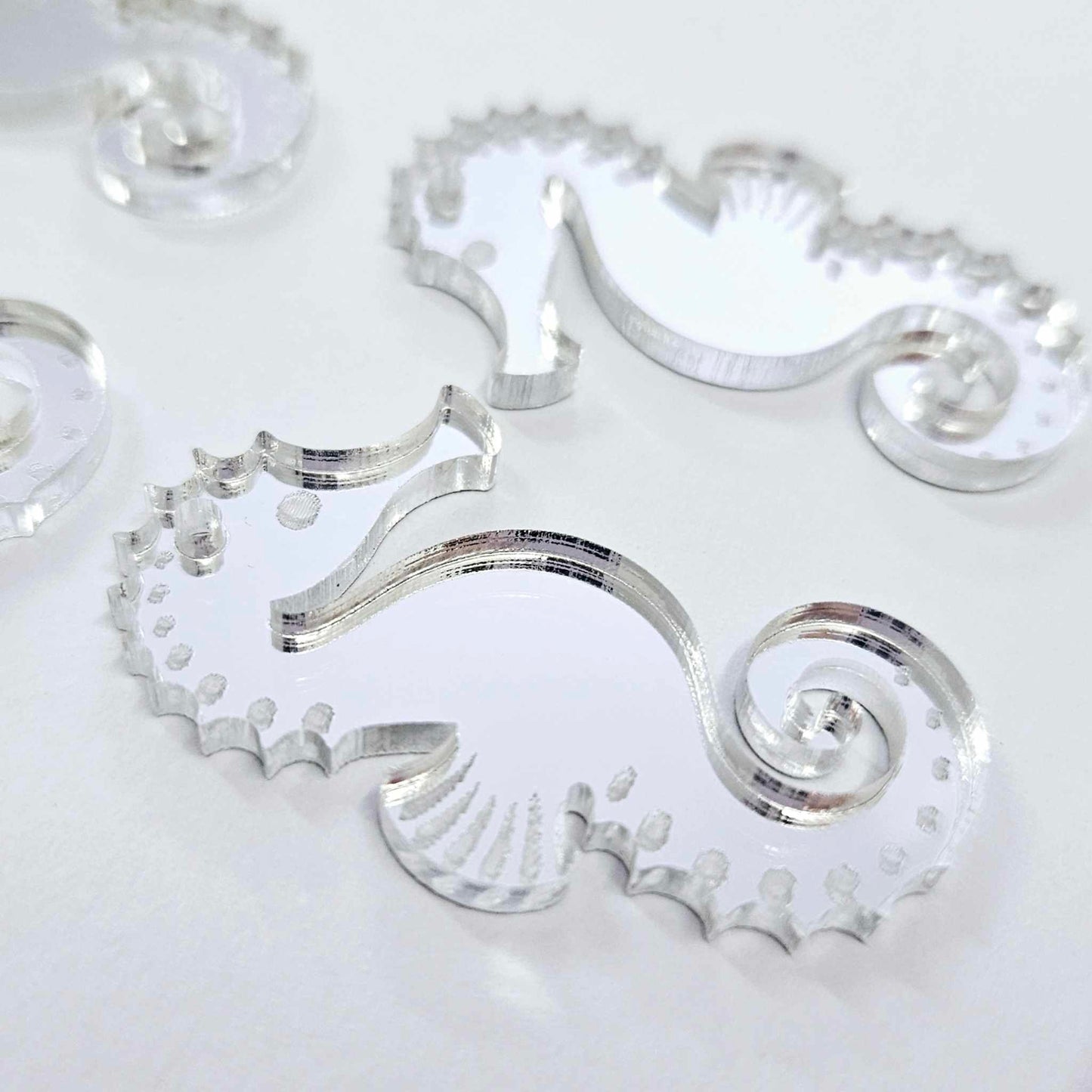 40mm SILVER MIRROR Acrylic SEAHORSES