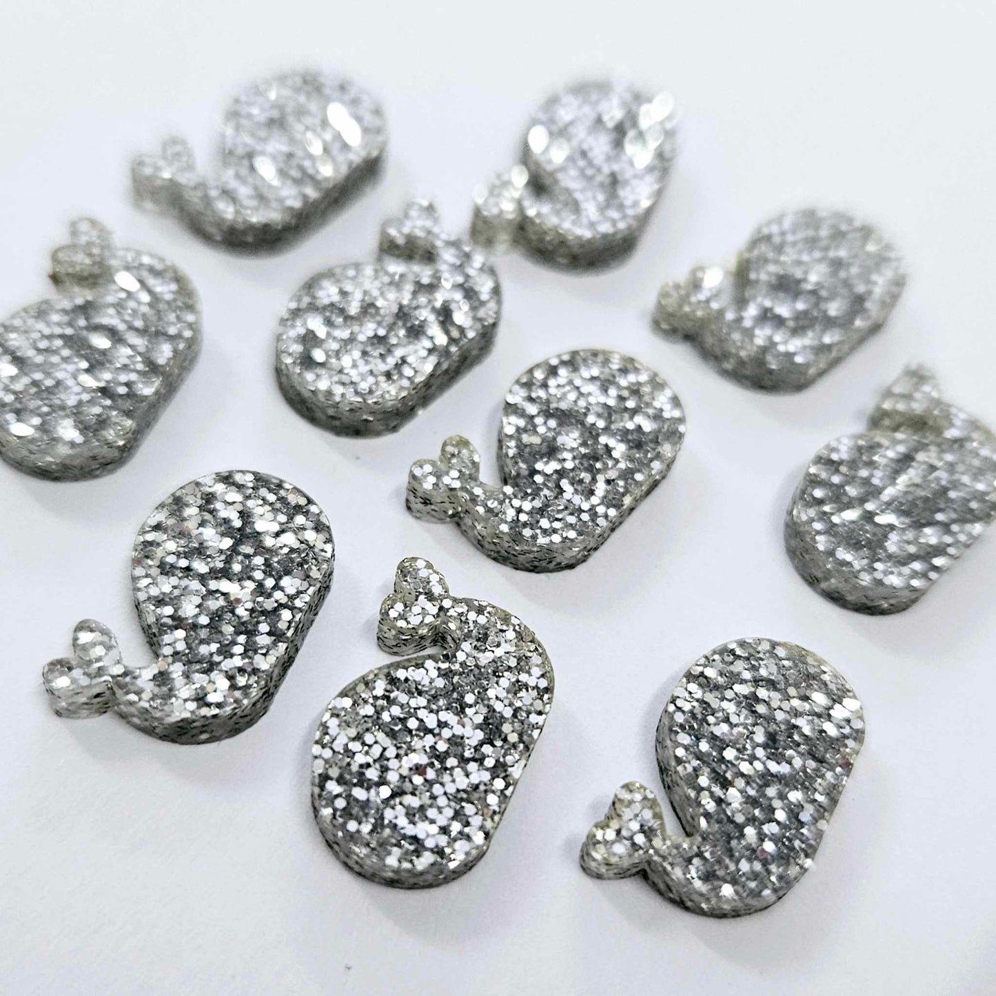 16mm SILVER GLITTER Acrylic WHALES