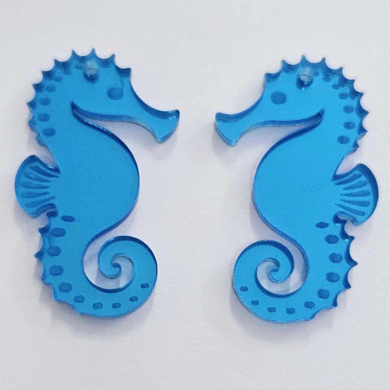 40mm BLUE MIRROR Acrylic SEAHORSES