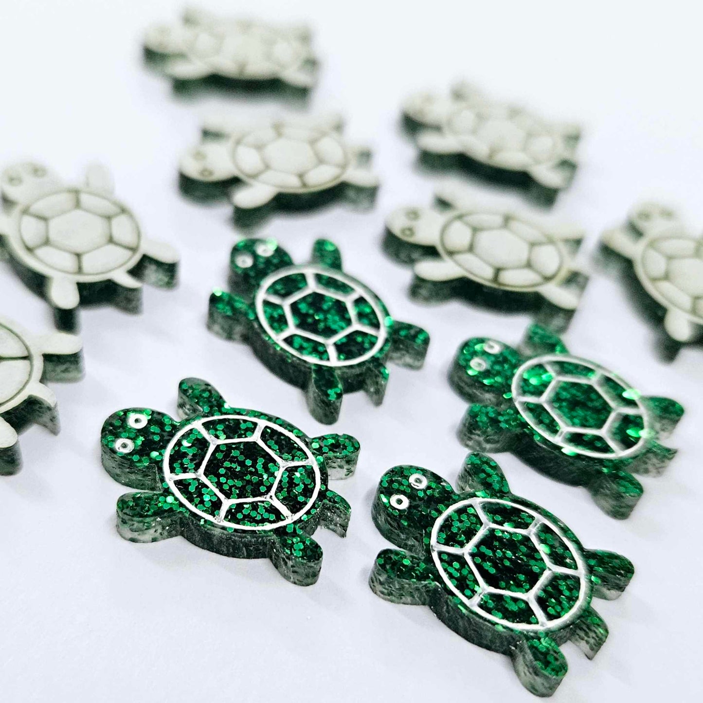 19mm GREEN GLITTER Acrylic TURTLES