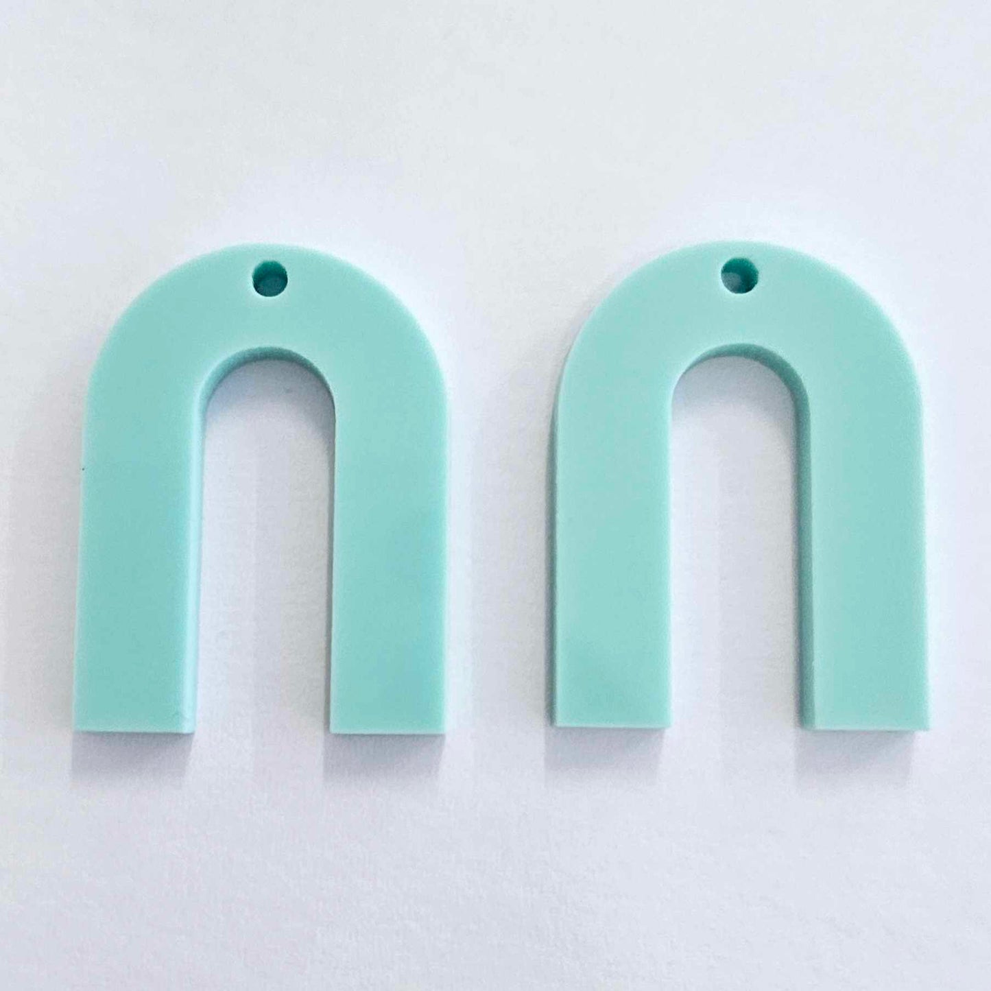 30mm PASTEL TURQUOISE (Aqua) Acrylic ARCHES (U Shape)