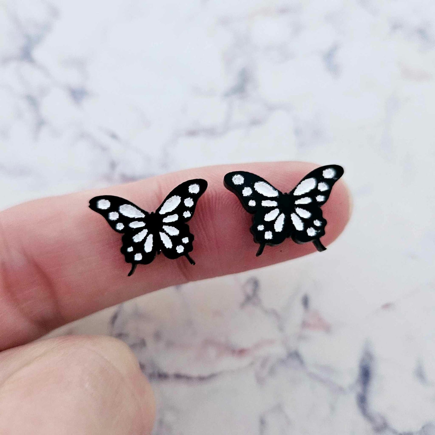 16mm GLOSSY BLACK Acrylic BUTTERFLIES