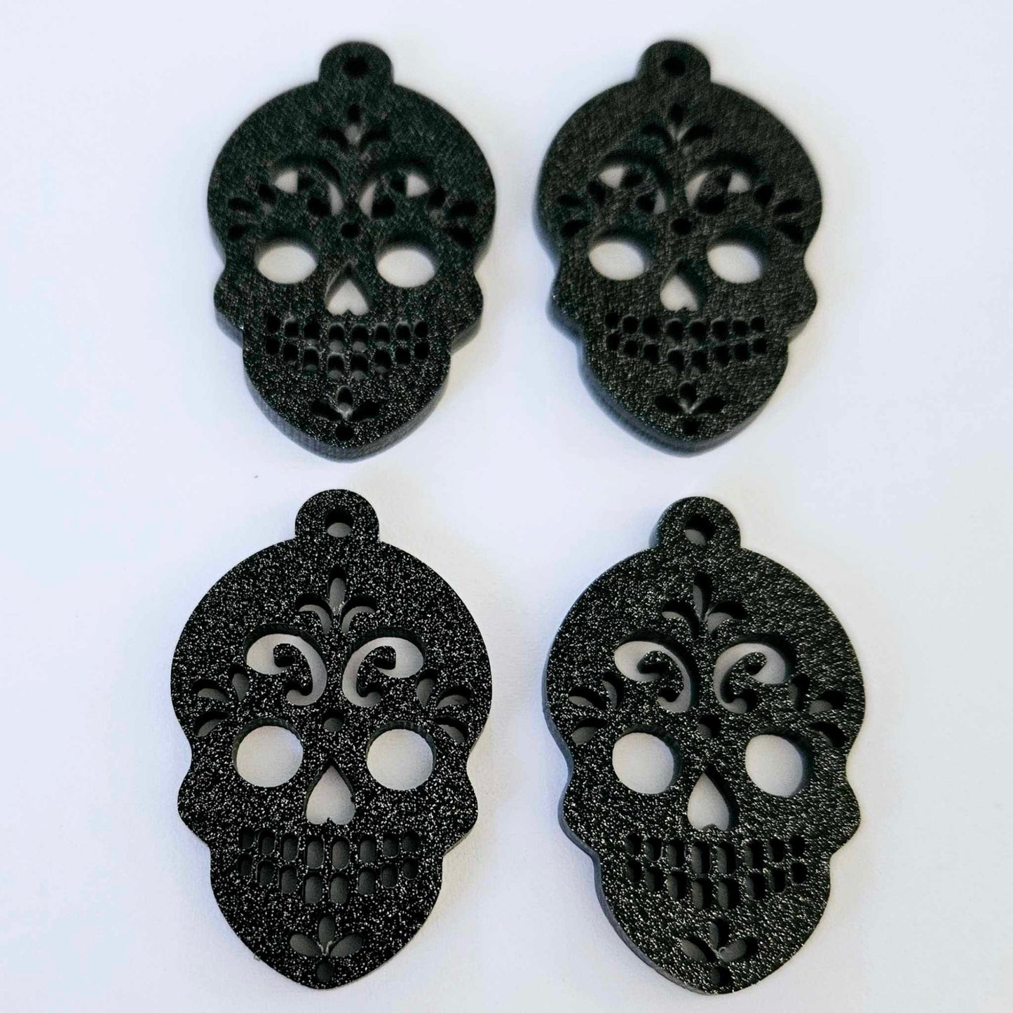 38mm BLACK GLITTER Acrylic SKULLS