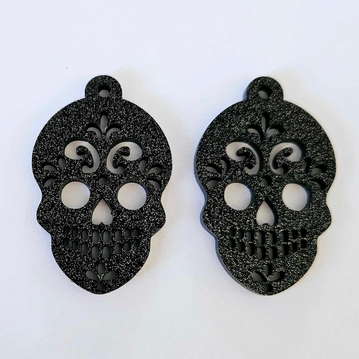 38mm BLACK GLITTER Acrylic SKULLS