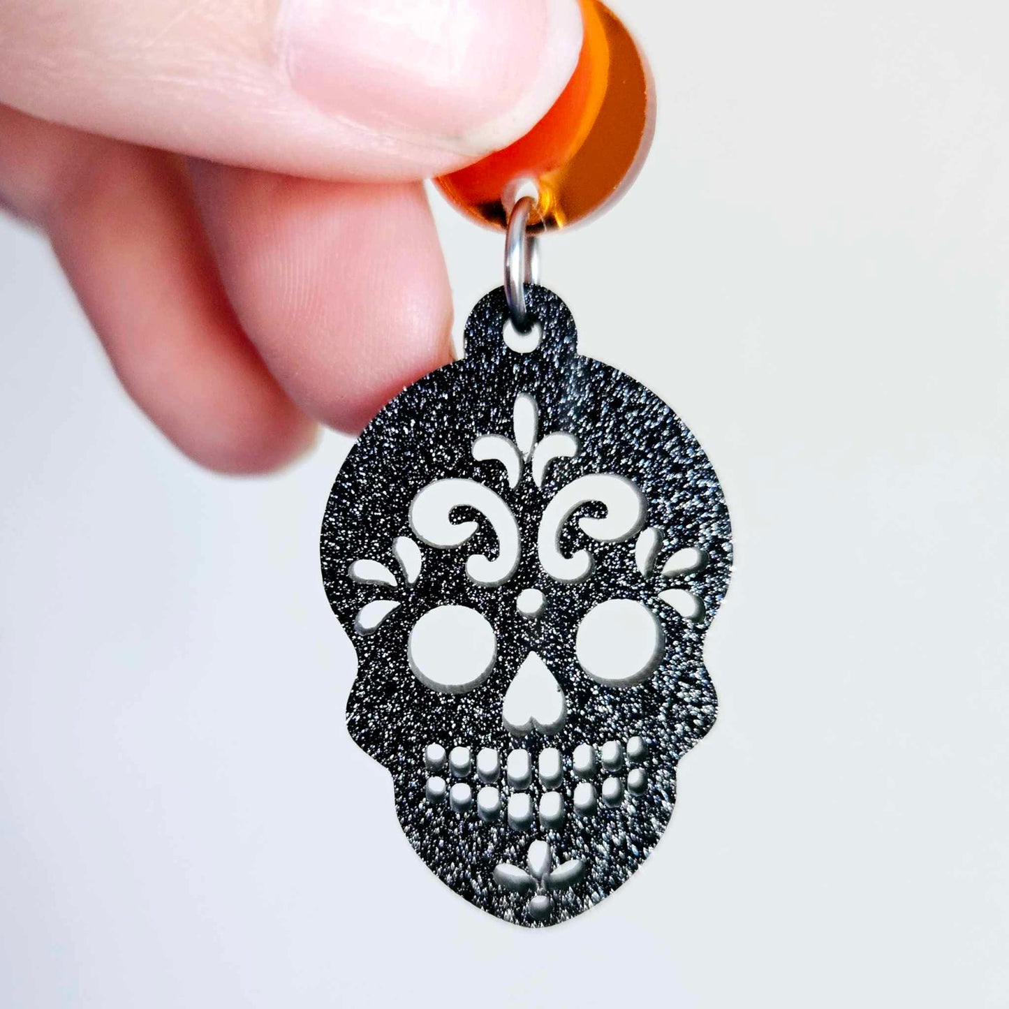 38mm BLACK GLITTER Acrylic SKULLS