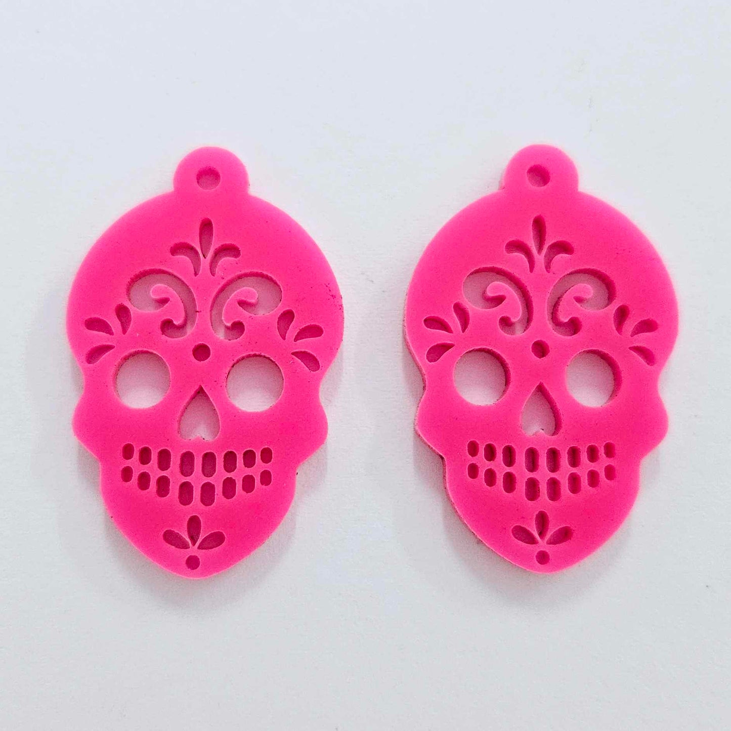 38mm HOT PINK Acrylic SKULLS