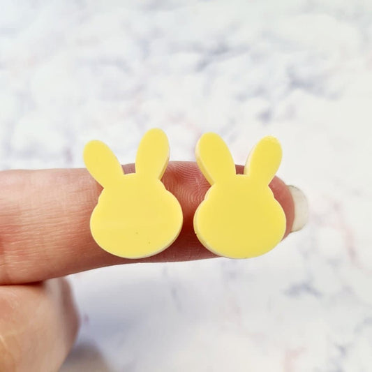 18mm PASTEL YELLOW Acrylic BUNNIES