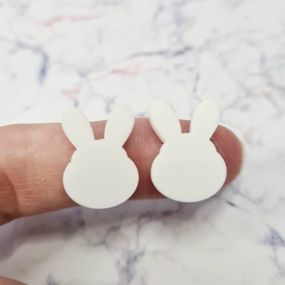 18mm WHITE Acrylic BUNNIES.