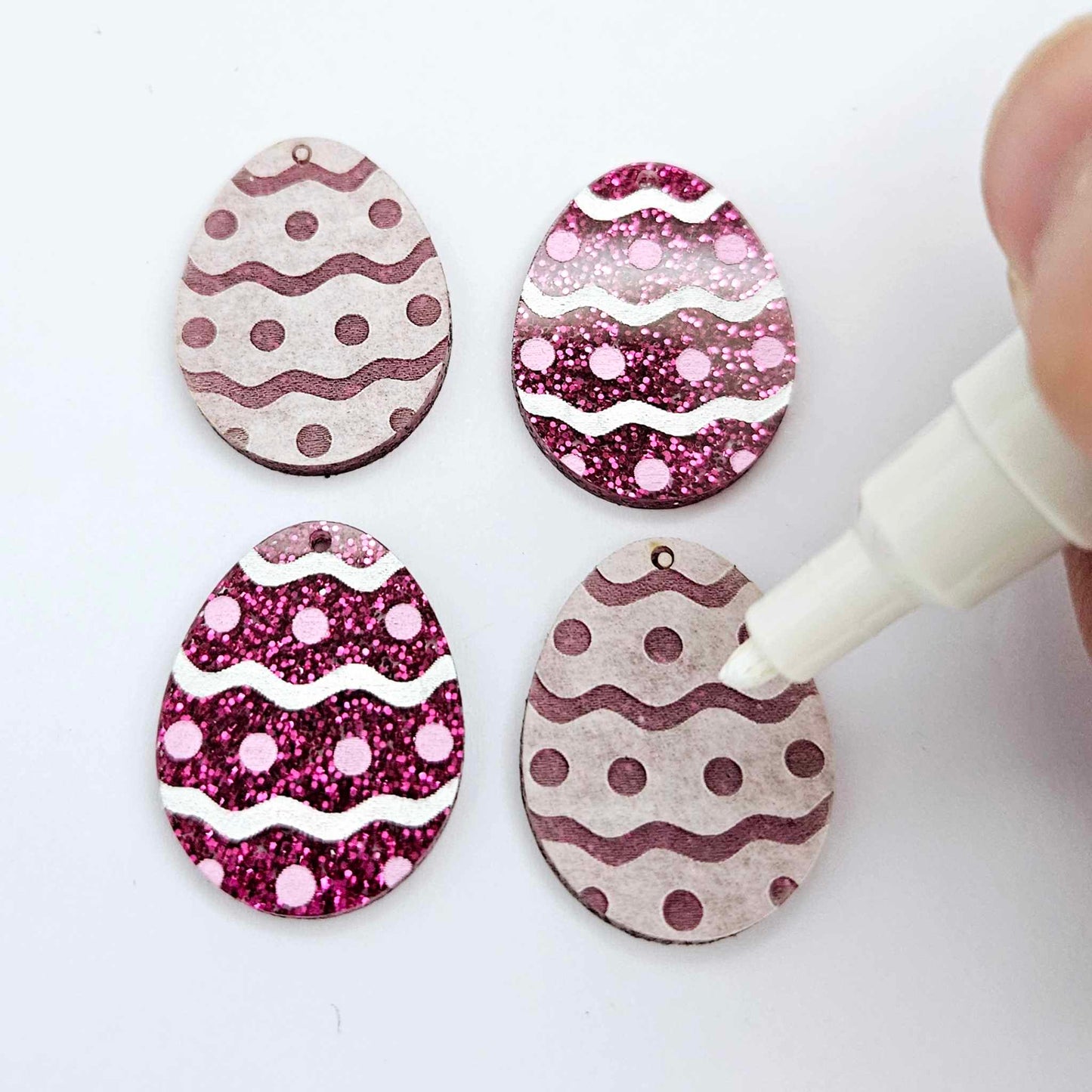 30mm hot pink glitter acrylic Easter egg dangle blanks with engraved pattern and paint fill