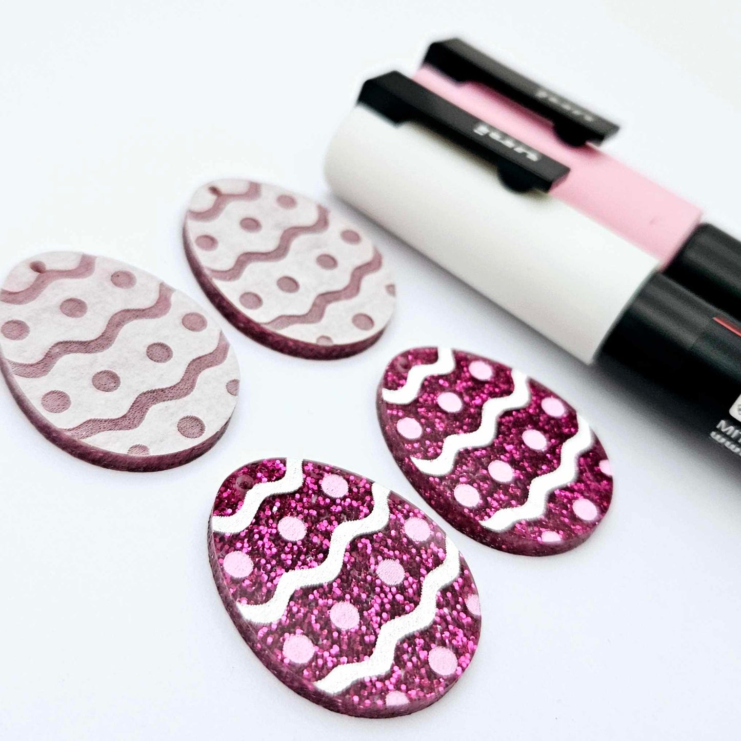 30mm hot pink glitter acrylic Easter egg dangle blanks with engraved pattern and paint fill