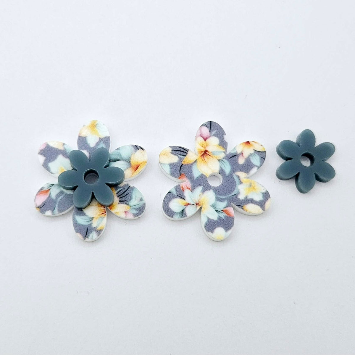 Hawaii Dream & Bluestone: Two-piece UV printed Hawaii Dream and Bluestone acrylic flower earring blanks designed for 20mm stainless steel hoops.