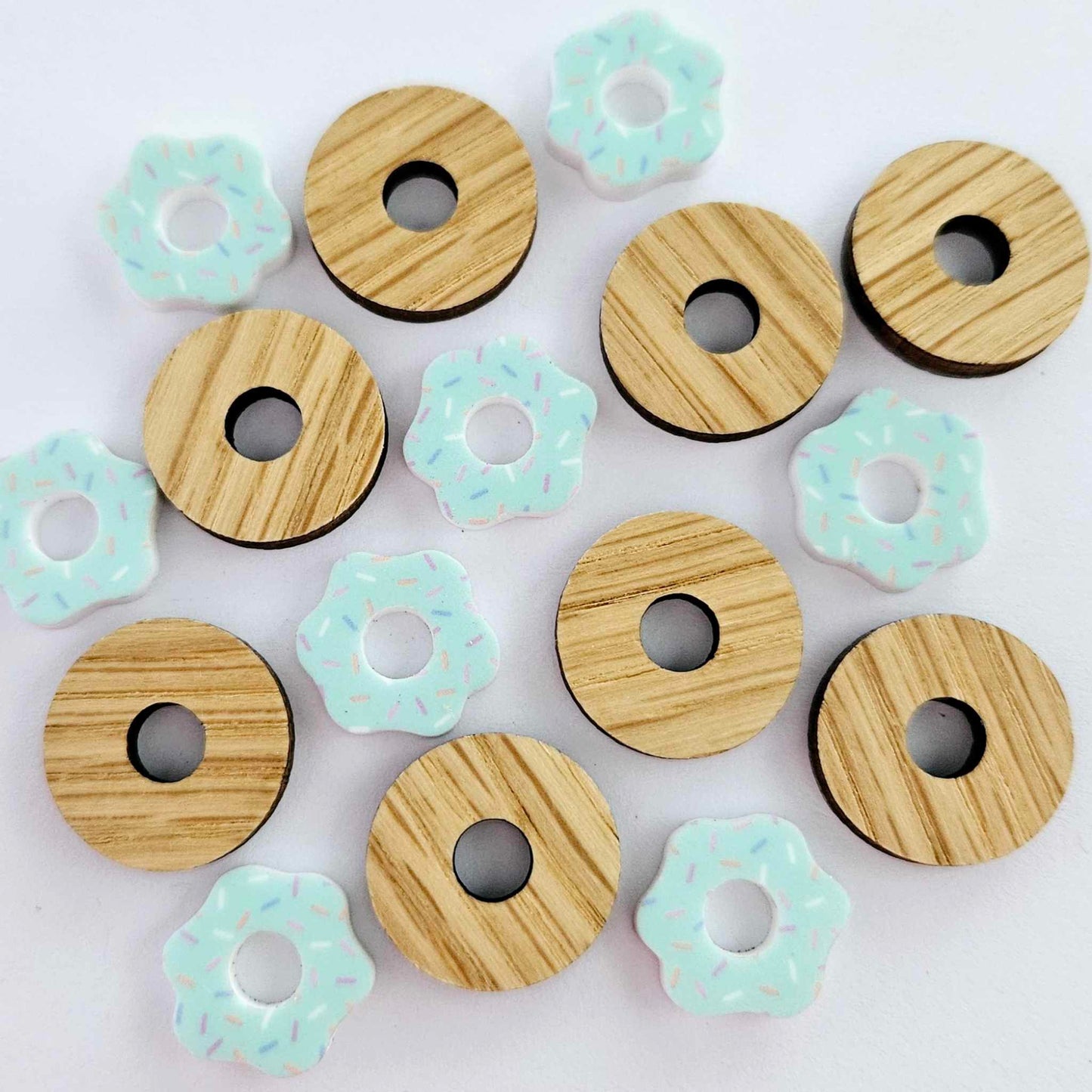 20mm OAK & AQUA SPRINKLE Acrylic DONUTS