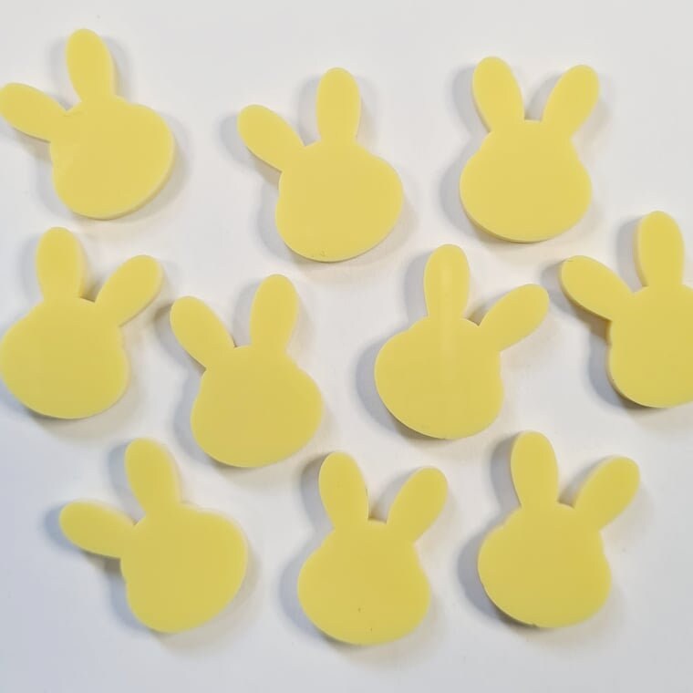 18mm PASTEL YELLOW Acrylic BUNNIES