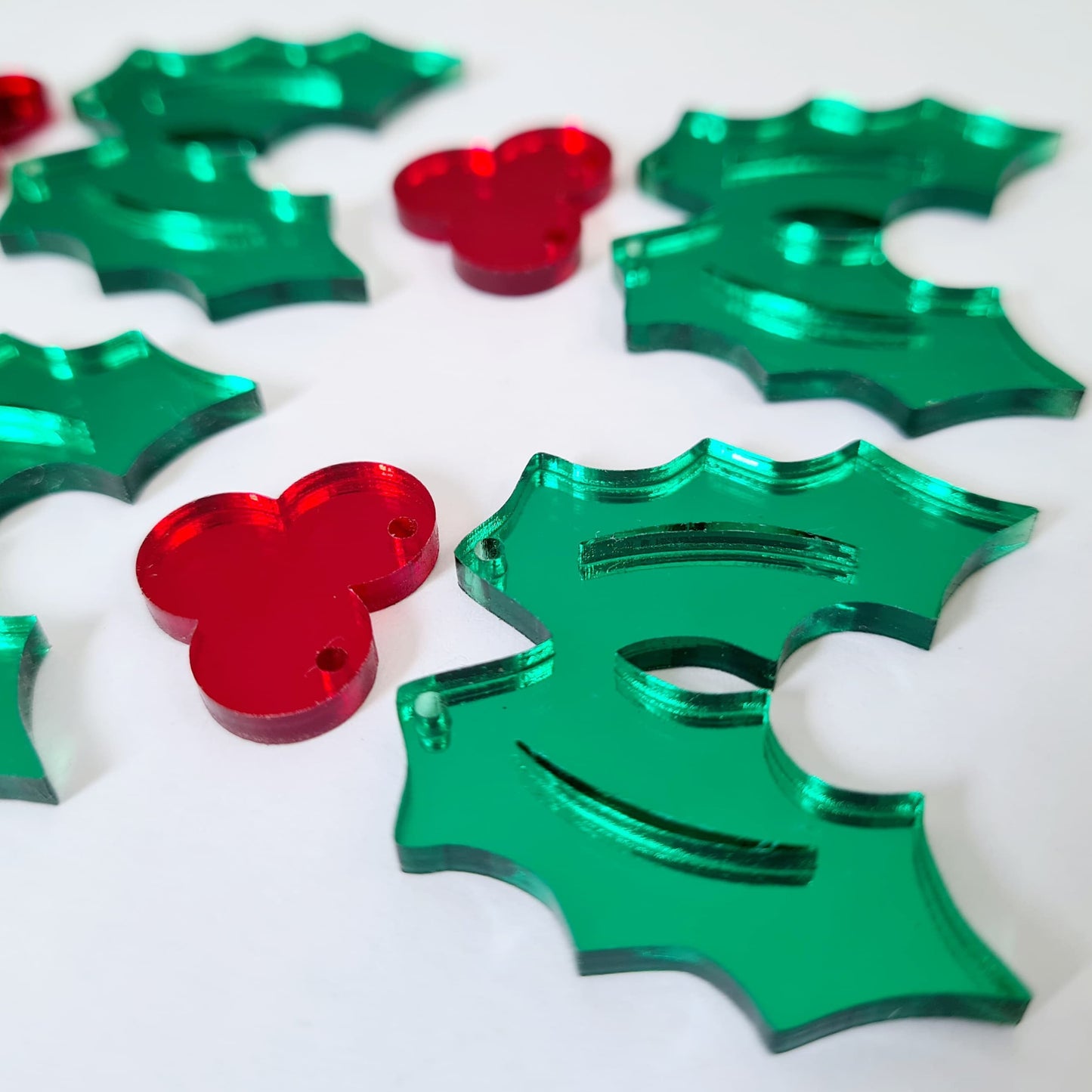 37mm RED & GREEN MIRROR Acrylic HOLLY Dangles