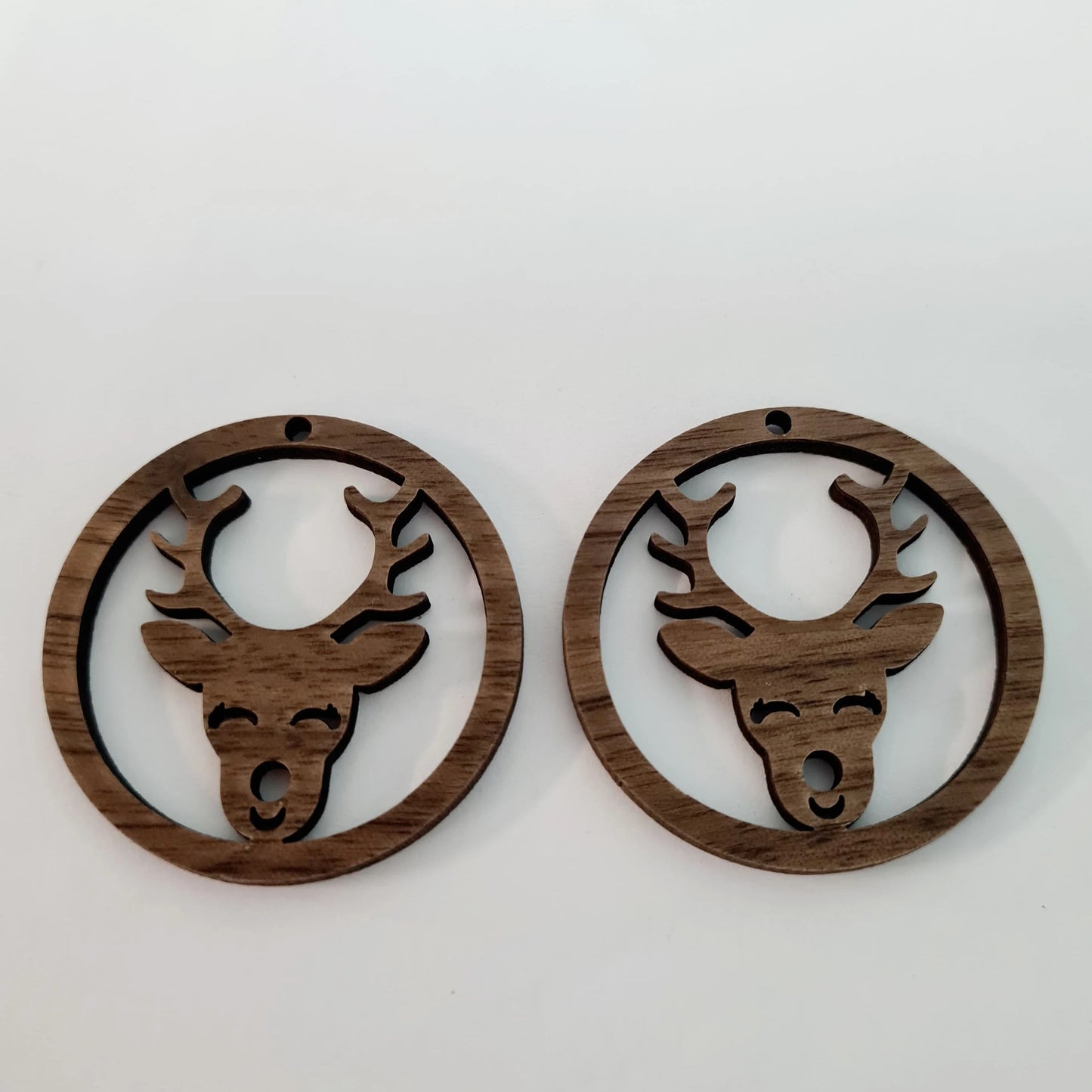 40mm WALNUT Veneer REINDEERS