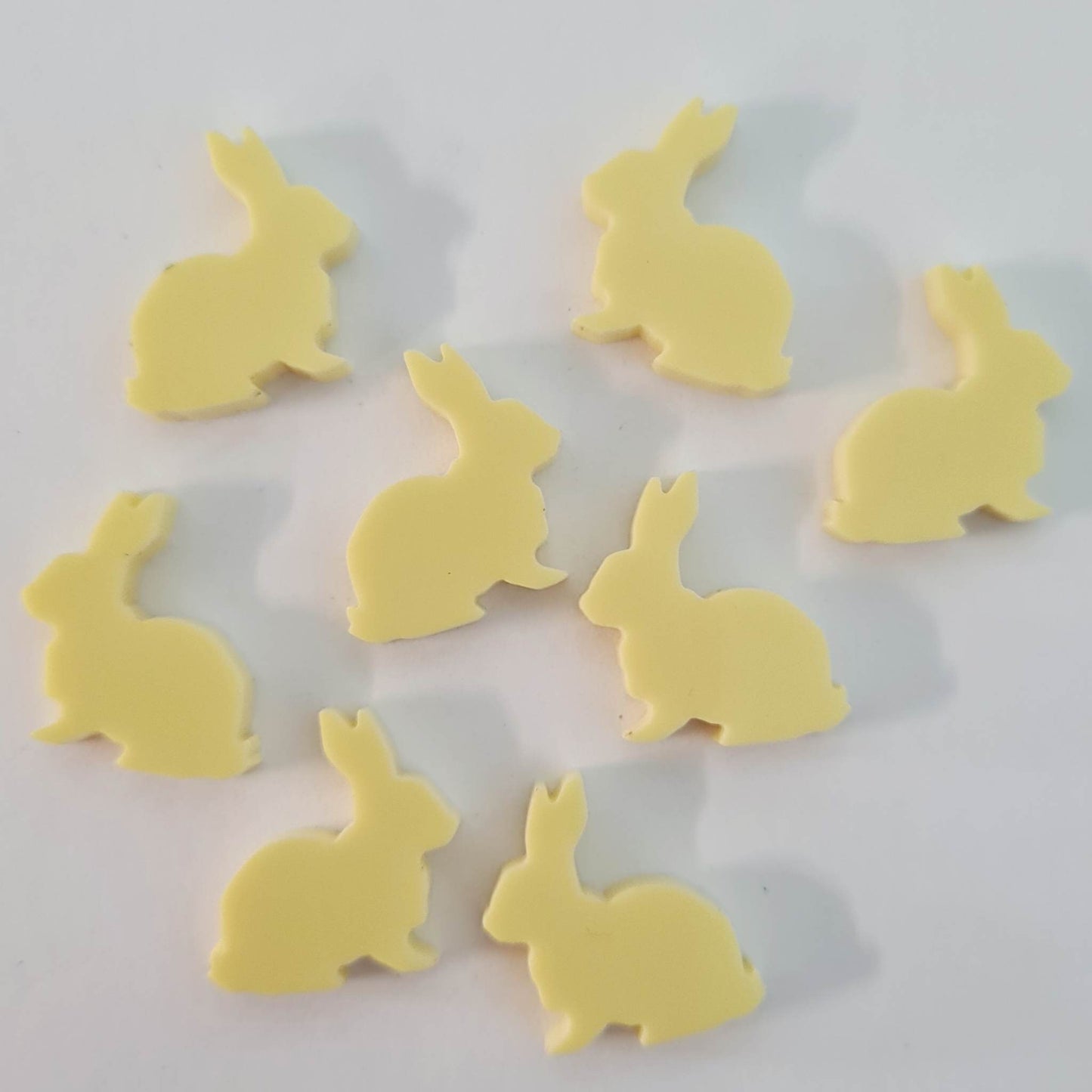 15mm PASTEL YELLOW Acrylic BUNNIES