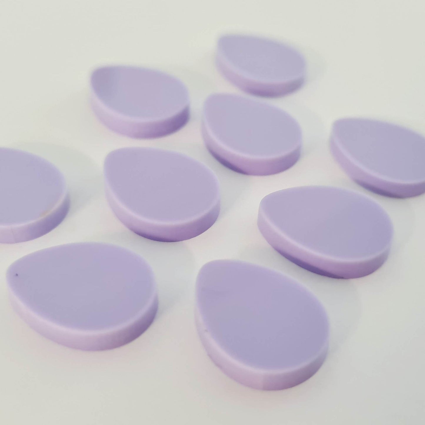 16mm PASTEL PURPLE Acrylic EGGS