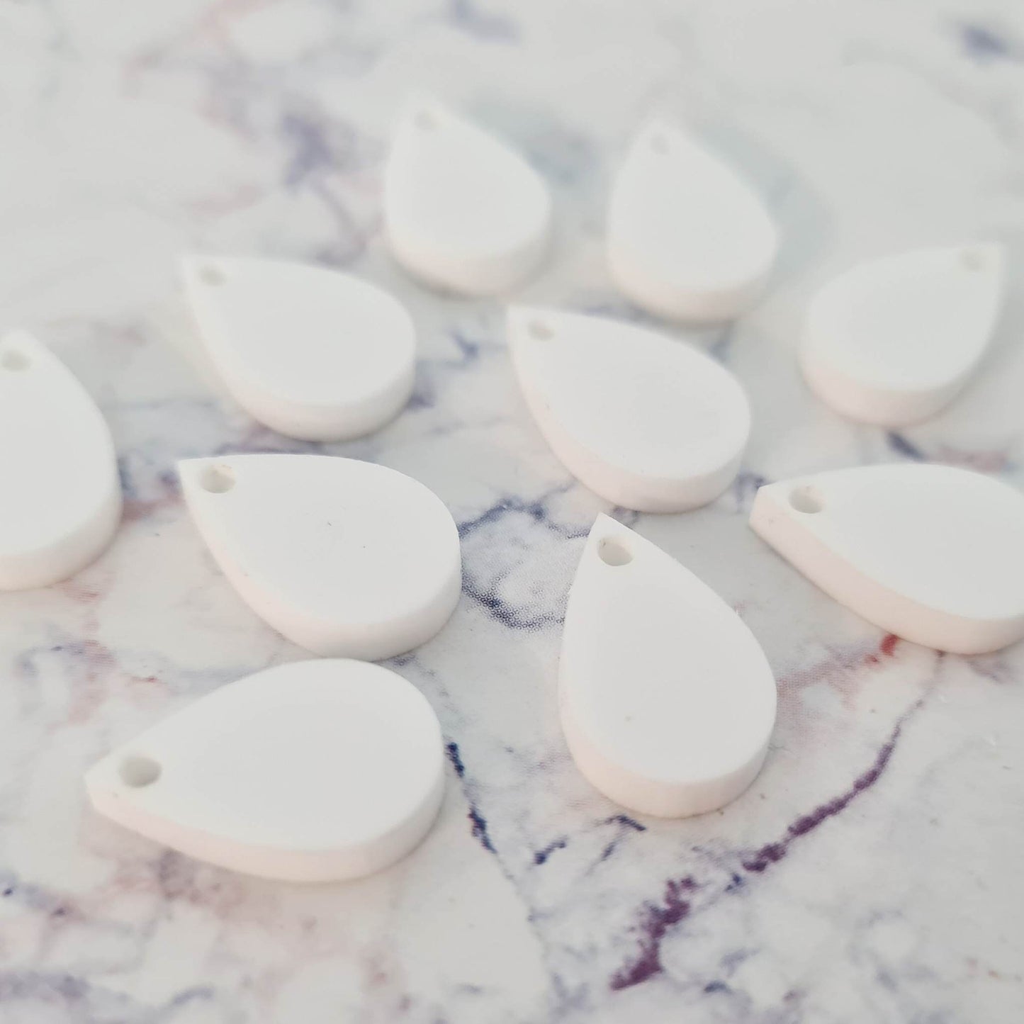 16mm WHITE Acrylic TEARDROPS