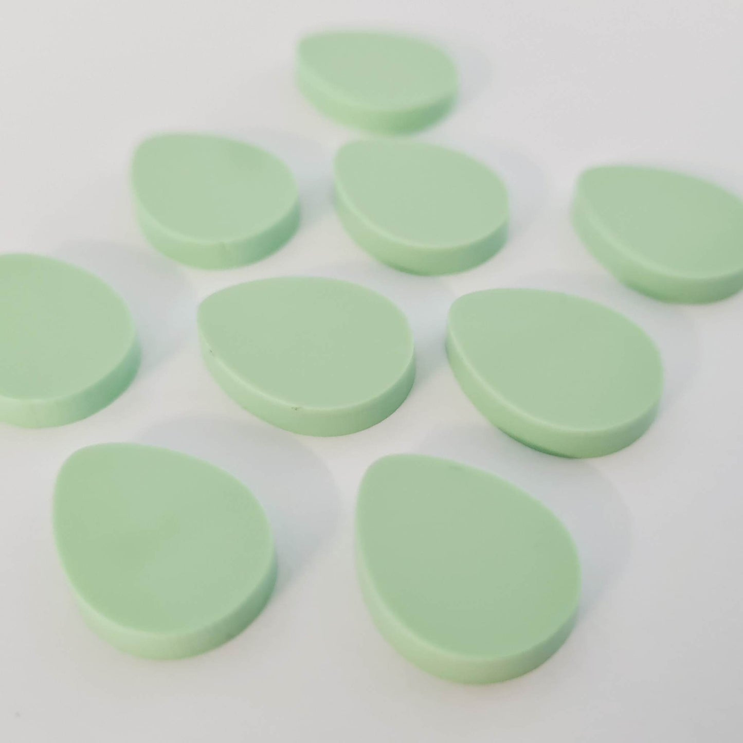 16mm PASTEL MINT Acrylic EGGS