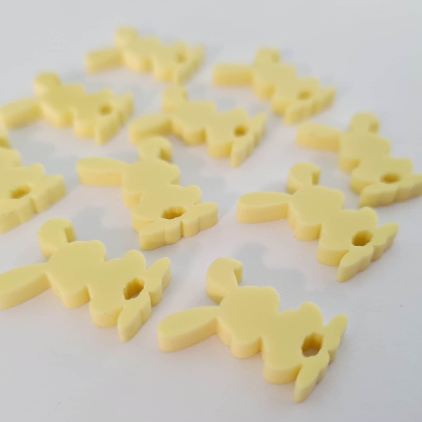 18mm PASTEL YELLOW Acrylic BUNNIES