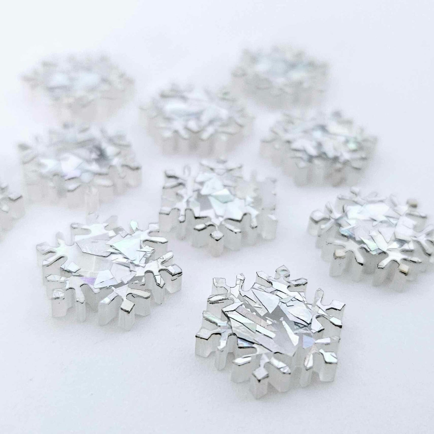 16mm HOLOGRAPHIC SILVER Glitter SNOWFLAKES