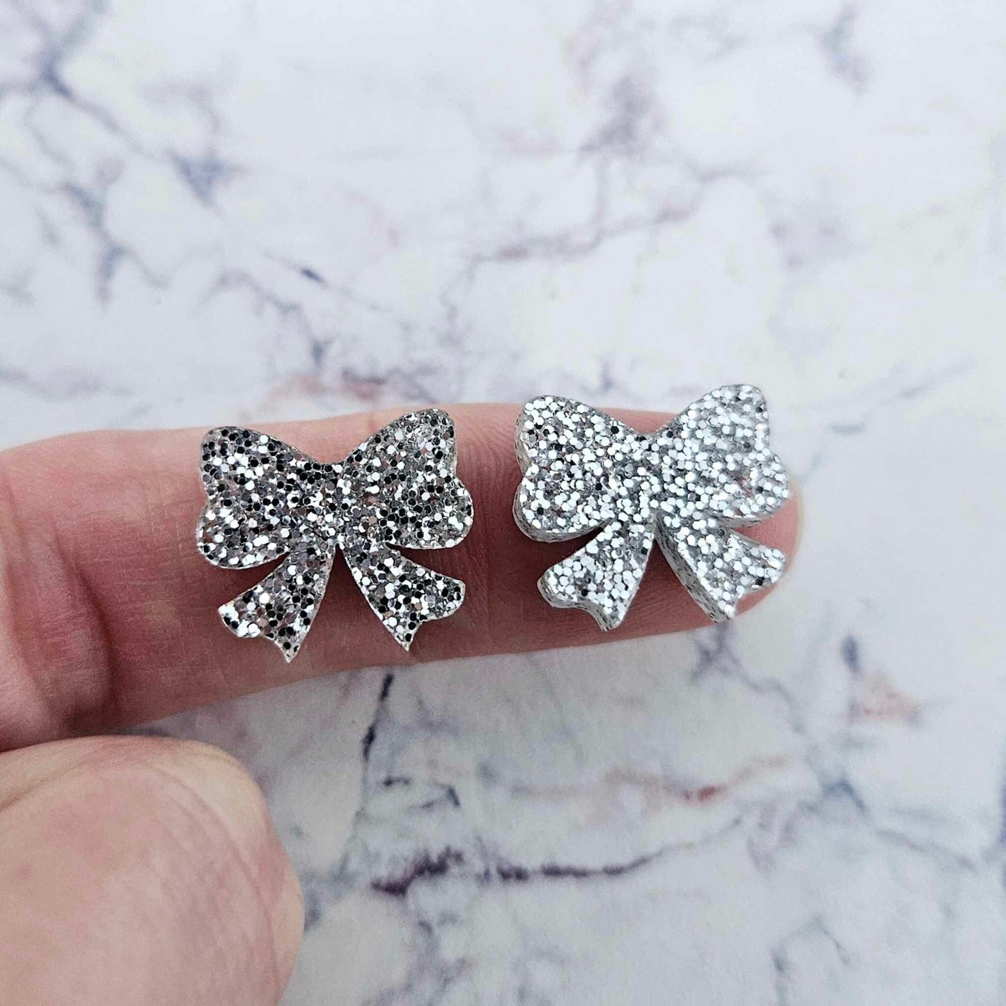 16mm SILVER GLITTER Acrylic BOWS