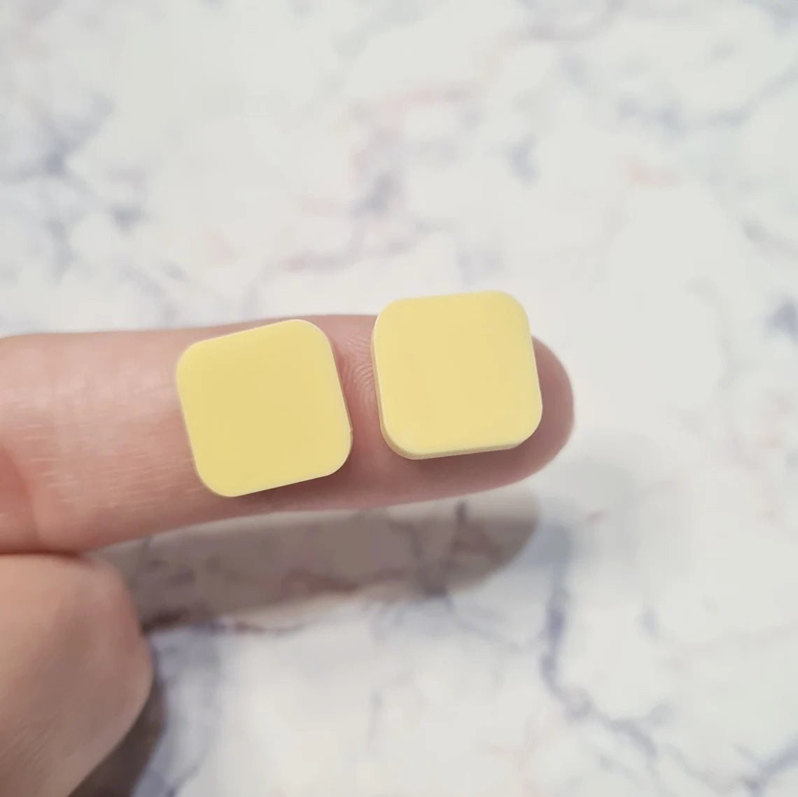 12mm PASTEL YELLOW Acrylic SQUARES Toppers/Studs